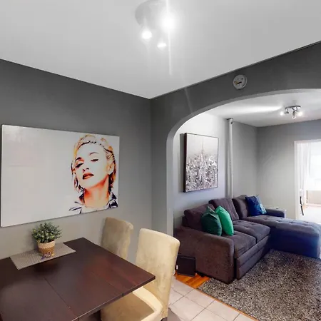 2Br Apt Near Mount Sinai & Metropolitan Hospitals